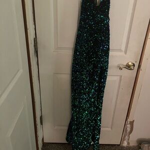 Lulu's Keep it Regal sequin long prom gown NWT size medium